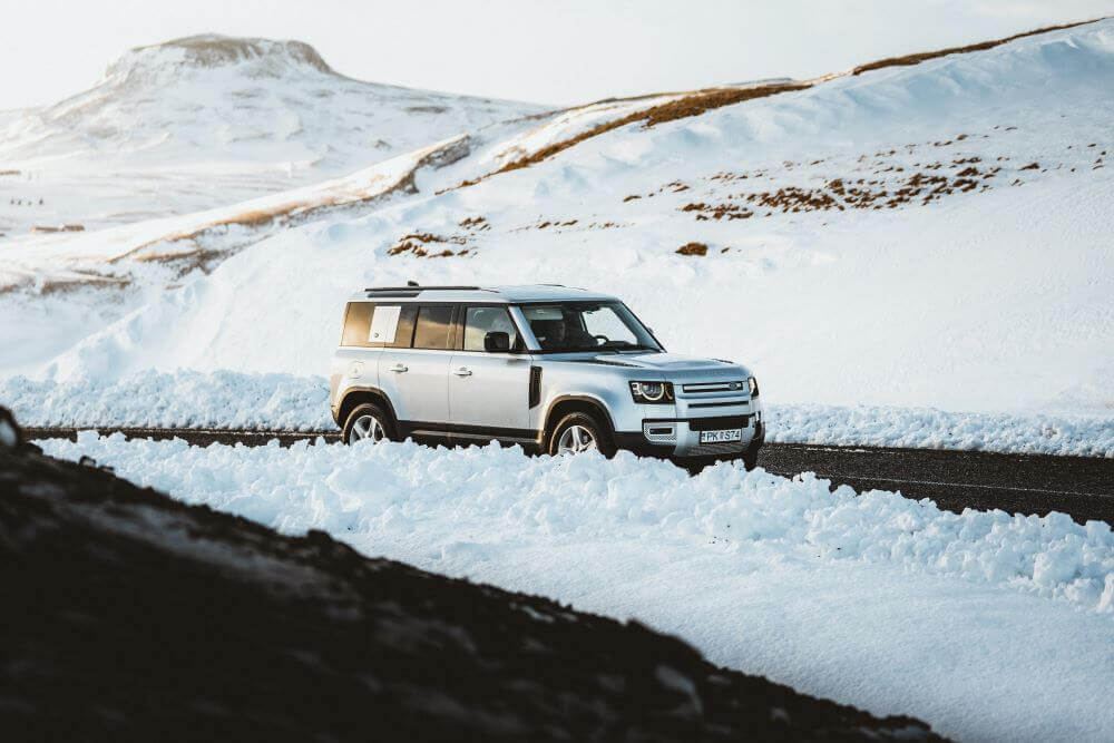 Land rover defender explore Iceland 4x4 zero car rental