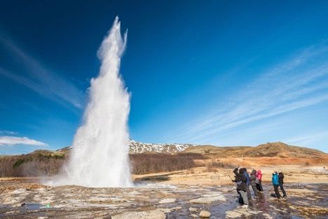 THE ULTIMATE GUIDE TO OUTDOOR ACTIVITIES IN ICELAND  - Strokkur Geyser 
