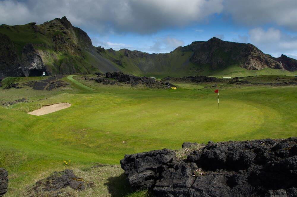 THE ULTIMATE GUIDE TO OUTDOOR ACTIVITIES IN ICELAND  - Golf