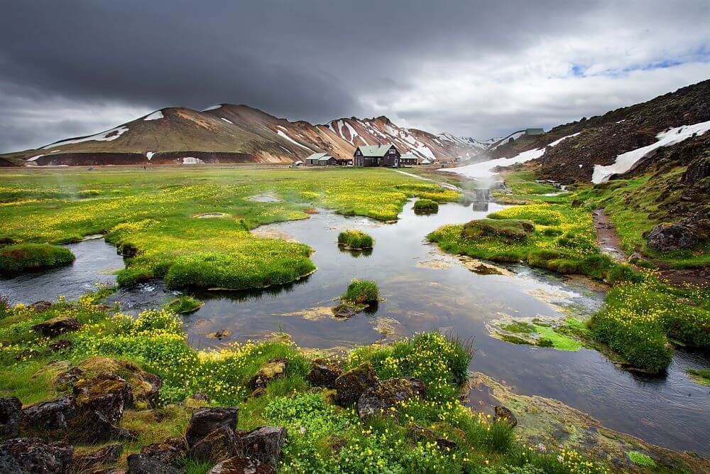 THE ULTIMATE GUIDE TO OUTDOOR ACTIVITIES IN ICELAND  - Landmannalaugar