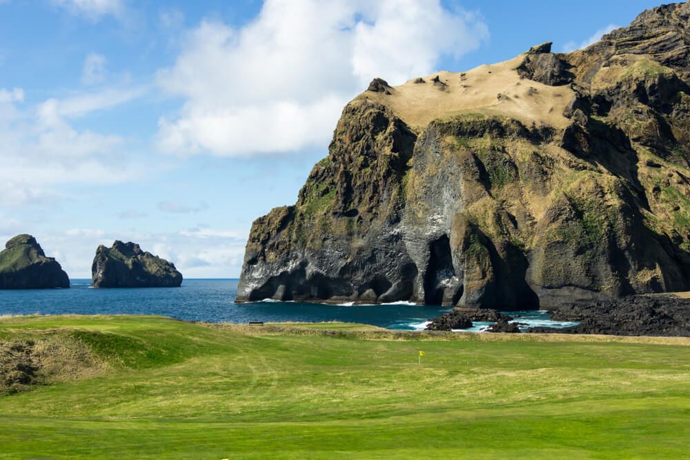 car rental guide to Iceland's best golf courses